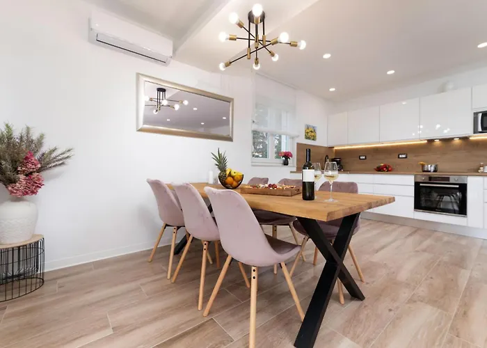 3 Bedroom In 度假居 Šilo
