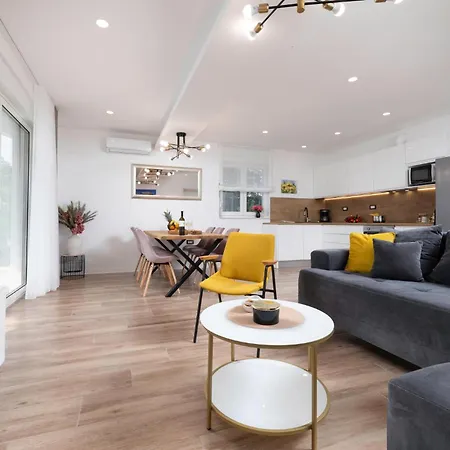 Holiday home In With Kitchen