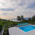Semesterbostad Luxurious In