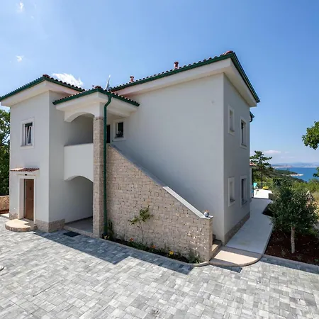 Semesterbostad Luxurious In Šilo